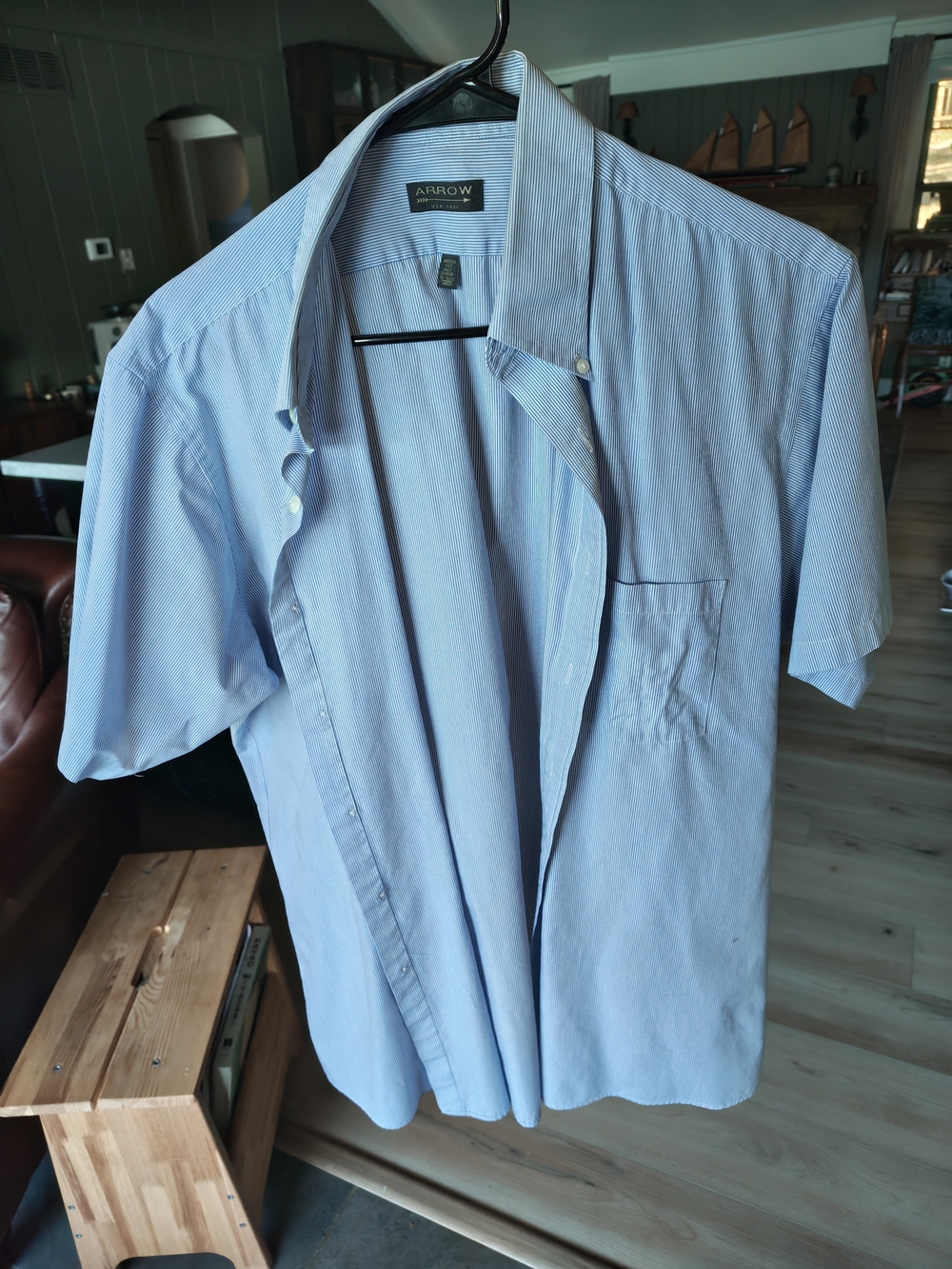 Arrow Men's Light Blue Short Sleeve Button-Down Shirt - Solid & Subtle Stripe